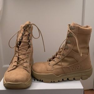 Snow Boots - Men’s Size 4